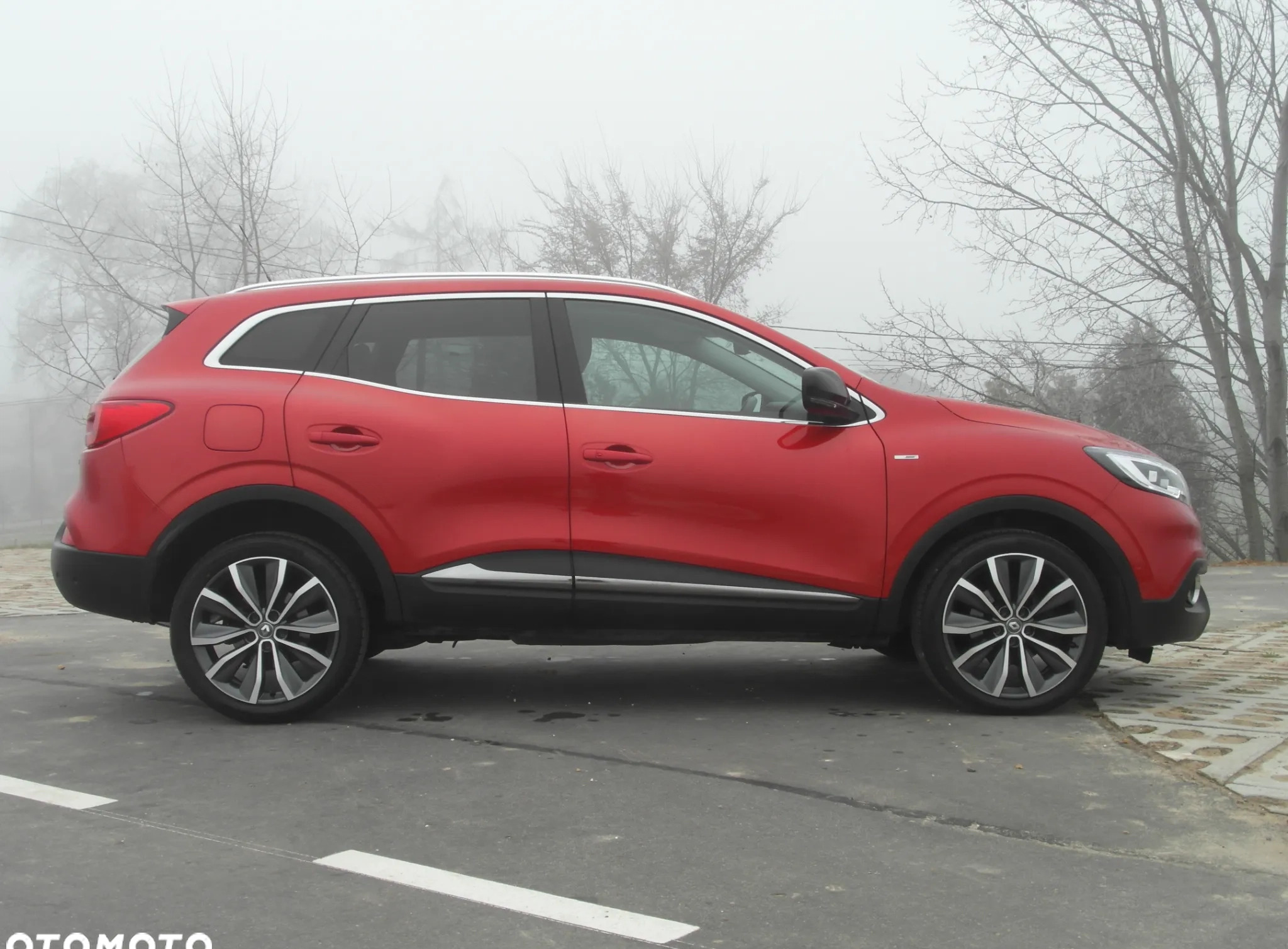 Renault Kadjar cena 60900 przebieg: 143000, rok produkcji 2016 z Milanówek małe 781